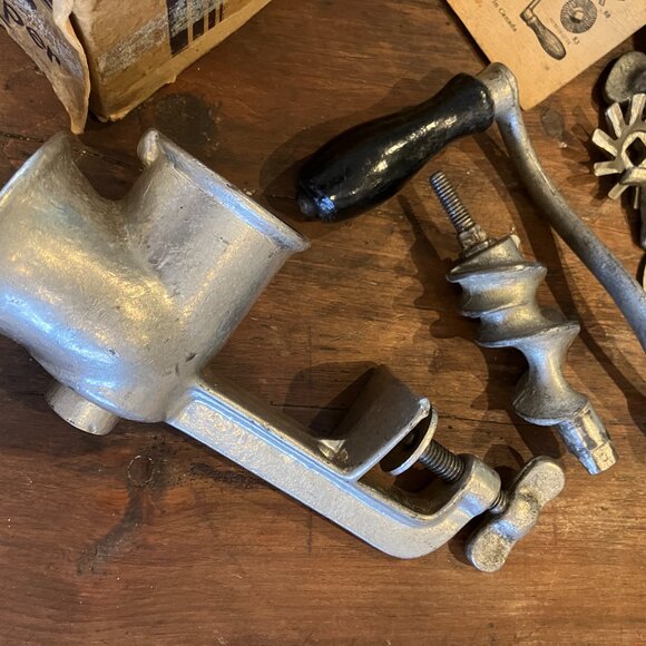 Vintage Cast Iron Food Chopper Maxwells K no10 - Picture 15 of 16